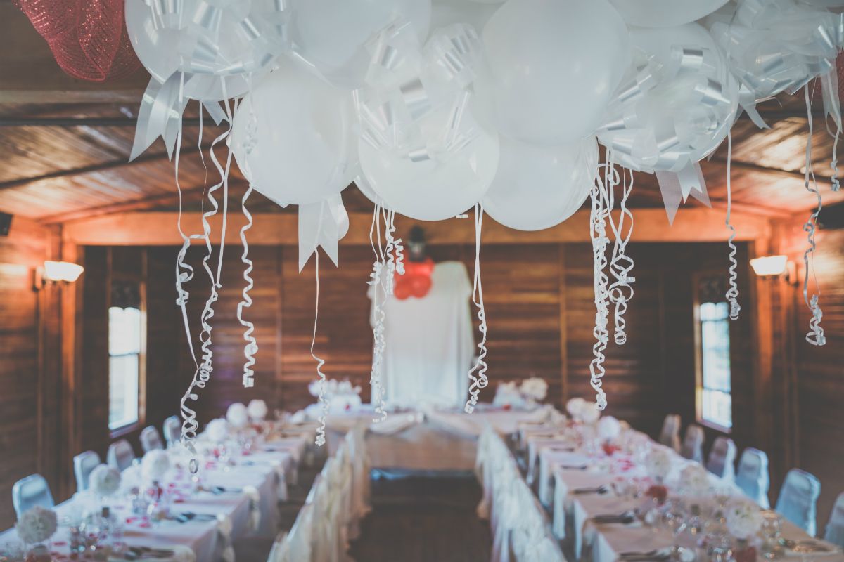 7 Elegant Barn Wedding Reception Ideas